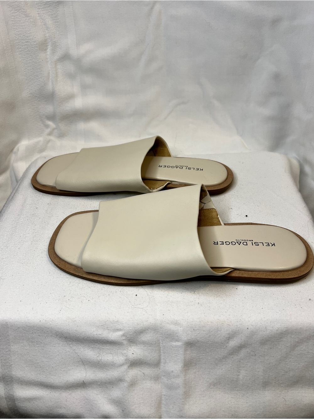 NWOT Kelsi Dagger Brooklyn Benny Ivory Slip-On Slide Sandals. Women’s size 6.5